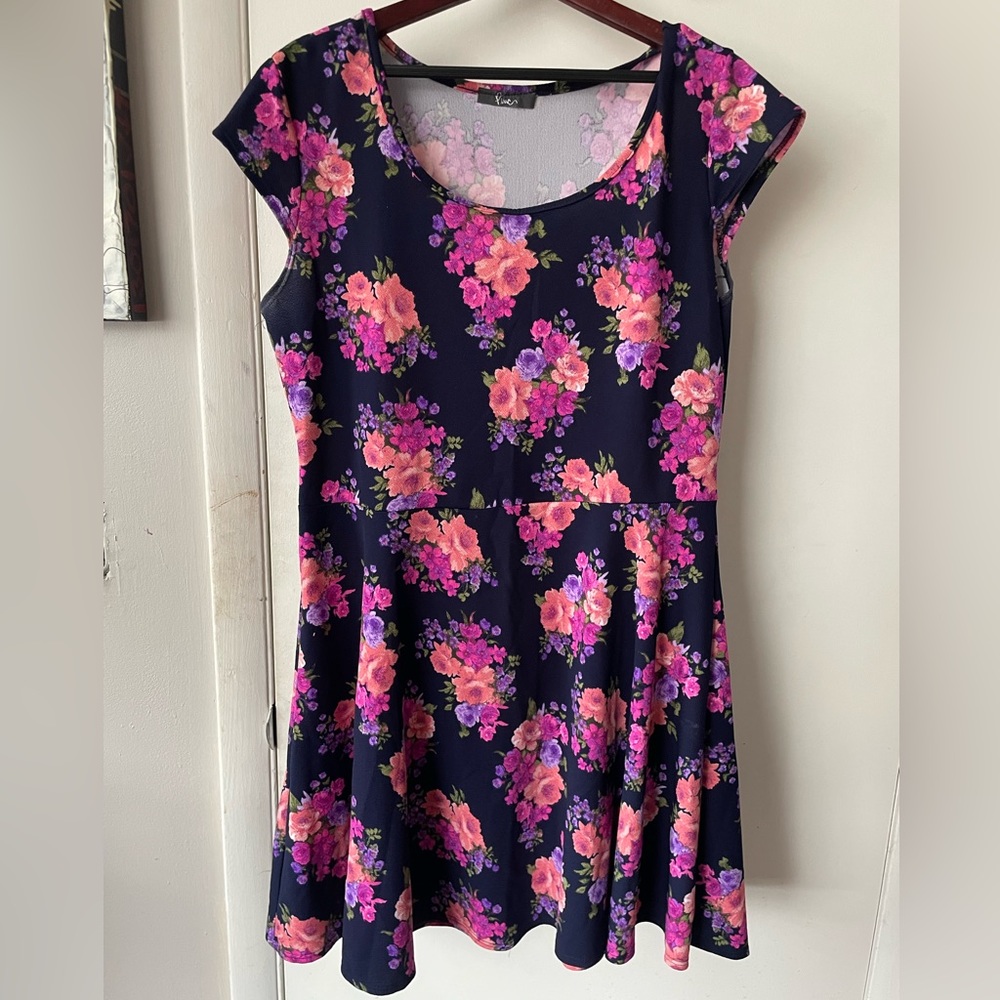 Midi Dress with bold pattern